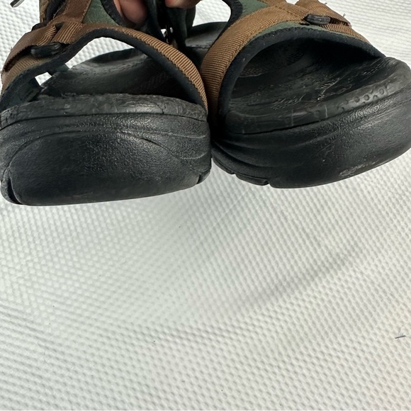 L.L. Bean ladies sandals - Picture 11 of 13